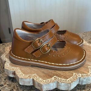 Girls size 6 L’Amour Cognac Brown Mary Janes
